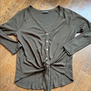 Kim & Cami Brown Ribbed V-Neck Button-Down Shirt